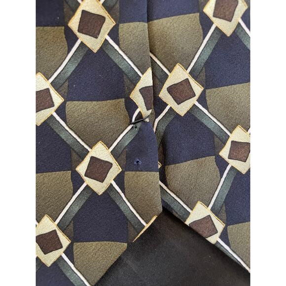 Studio Z Tie, All Silk, Hand Sewn - Flaw, see description and photos - Picture 7 of 8